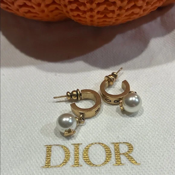 Dior Gold and Pearl Stud Earrings - Picture 9 of 10